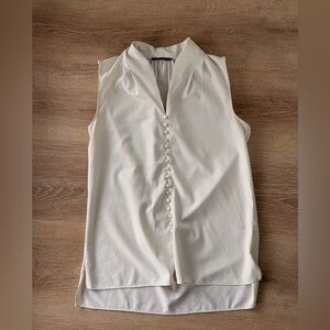 T Tahari Ivory Sleeveless Button-Front Blouse